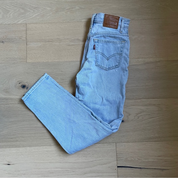 Levi’s Mom Jeans - Picture 3 of 7